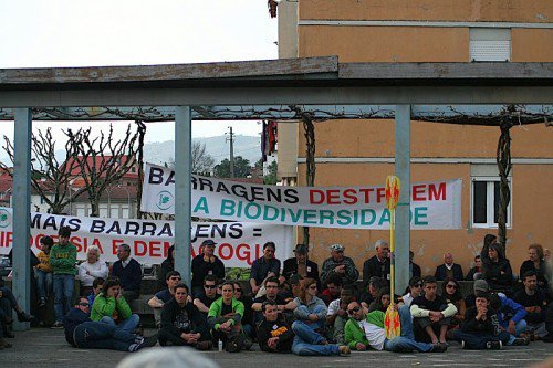 2010, Março - Manifestação \'Salvar o Tâmega\' em Amarante. © QUERCUS